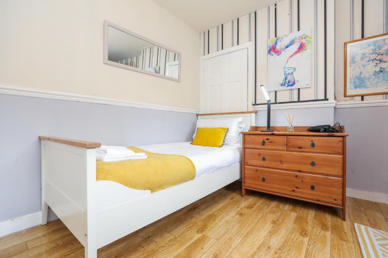 Beautiful 4 Bedroom Cottage - Ideal Location - Free Parking Edinburg Exteriör bild